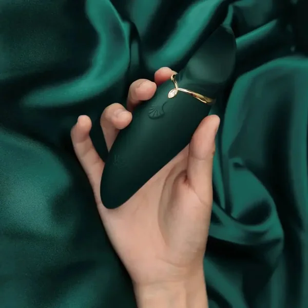 Hero Clitoral PulseWave™ Vibrator